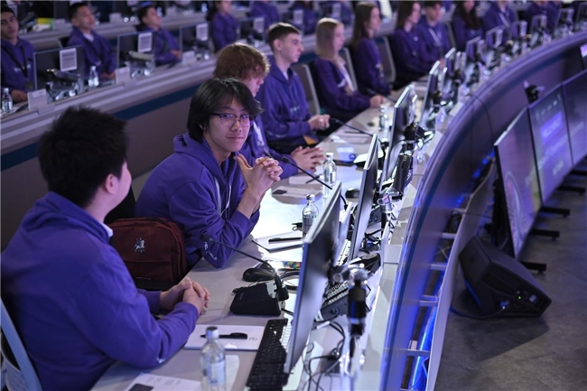 中国学生受邀参加国际IT奥林匹克竞赛，探索数字科技新机遇